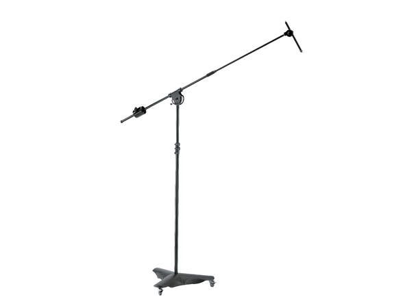 K&M 21430 Overhead Microphone stand stativ med hjul for tyngre oppsett