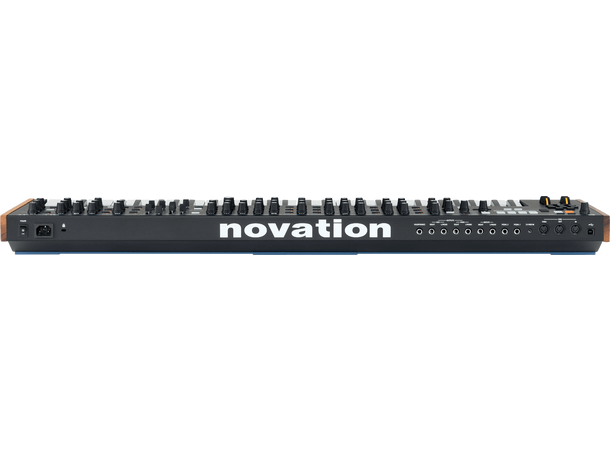 Novation SUMMIT Hybrid 61-keys polysynth 16 voices