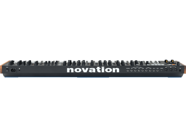 Novation SUMMIT Hybrid 61-keys polysynth 16 voices 