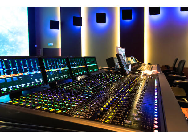 AVID  S6 Kontroller System M40, 8-64 kanaler, 3-11 fot varianter 