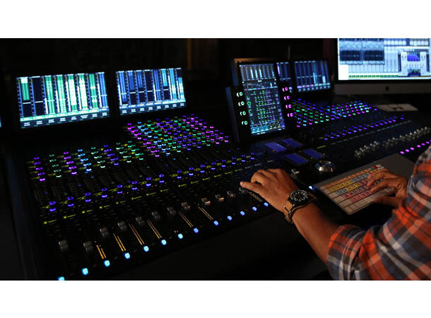 AVID  S6 Kontroller System M40, 8-64 kanaler, 3-11 fot varianter 
