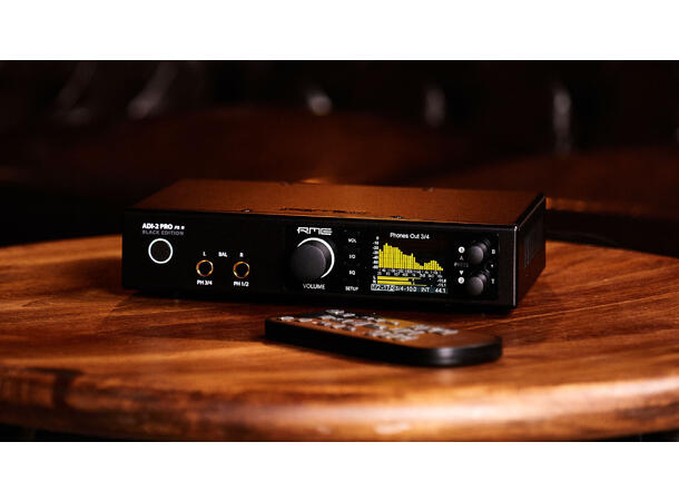 RME ADI-2 Pro FS R Black Edition AD/DA AD/DA USB 2.0 DAC, 2 HP, SteadyClock FS 