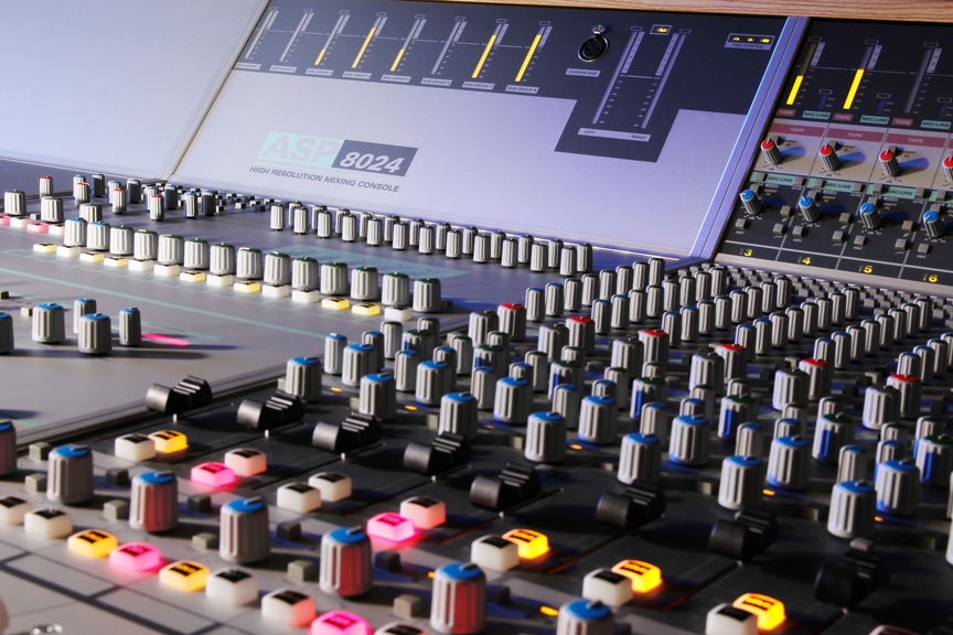 Audient ASP8024HE24 channel console Inline Mixing console Prolyd AS