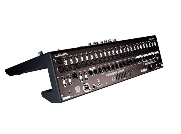 Allen & Heath QU-24 Digital mikser A&H QU-24 30 IN / 24 OUT Digital Mixer