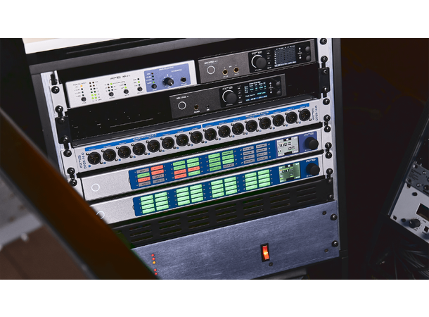 RME M-32 DA Pro II DA konverter 32-Channel DA Converter with MADI & AVB 