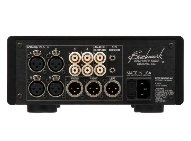 Benchmark LA4 silve faceplate, w. remote Line Amp Silver 