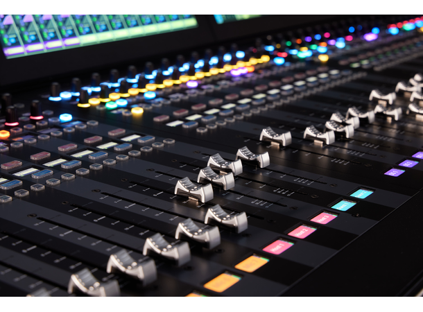 Calrec Argo M-48F Broadcast mikser Compact Broadcast Console 48 fadere 