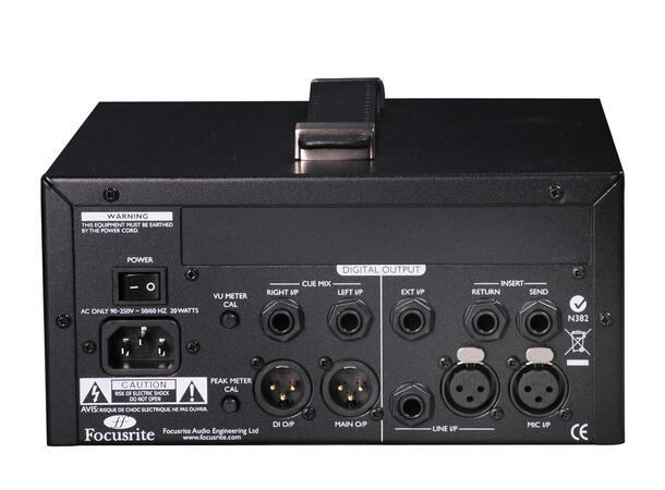 Focusrite ISA ONE preamp + DI Analog ISA mikrofon pre-amp og én separat DI. 