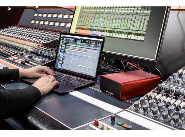 Focusrite RedNet TNX Dante TB3 lydkort 128x128 kanaler ved 24-bit/192 kHz 
